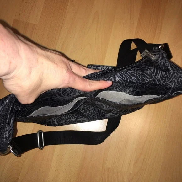 Baggallini Small Everywhere Bag-Midnight Blossom Print - Picture 9 of 16